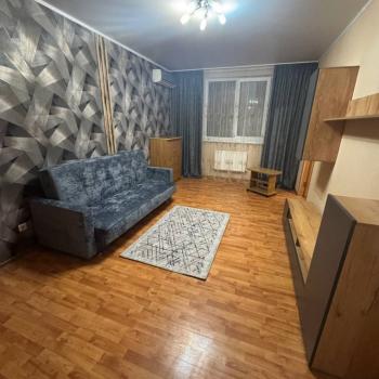 Сдается 1-комнатная квартира, 50 м²