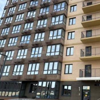 Продается 1-комнатная квартира, 42 м²