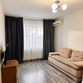 Сдается 1-комнатная квартира, 38 м²