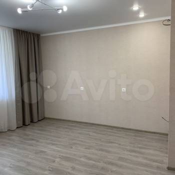 Продается 1-комнатная квартира, 32 м²