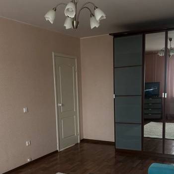 Сдается 1-комнатная квартира, 49 м²