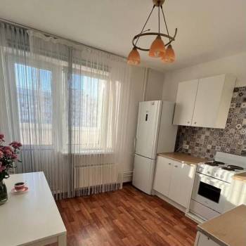 Сдается 1-комнатная квартира, 49 м²