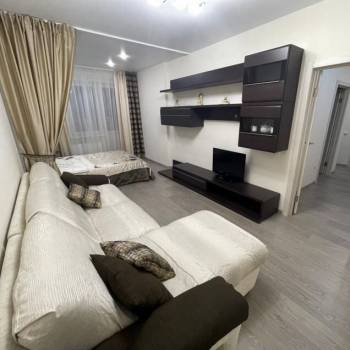 Сдается 2-х комнатная квартира, 60 м²