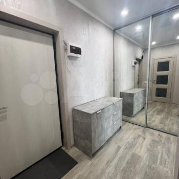 Продается 1-комнатная квартира, 52 м²