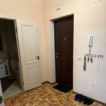 Сдается 1-комнатная квартира, 42 м²