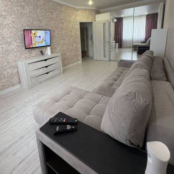 Сдается 1-комнатная квартира, 42 м²