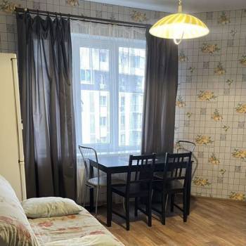 Сдается 1-комнатная квартира, 40 м²