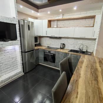 Сдается Многокомнатная квартира, 60 м²