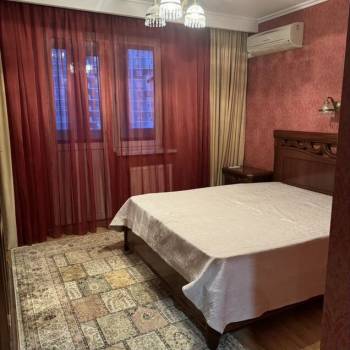 Сдается Многокомнатная квартира, 90 м²