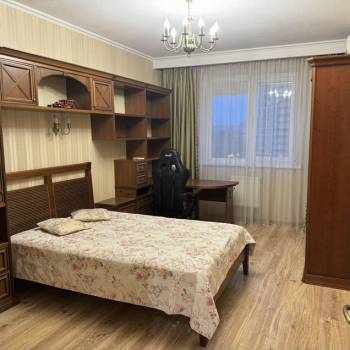 Сдается Многокомнатная квартира, 90 м²