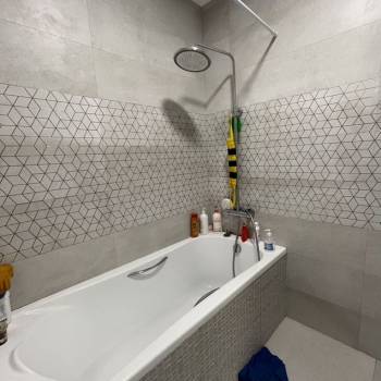 Продается 1-комнатная квартира, 42 м²