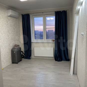 Продается 1-комнатная квартира, 42 м²