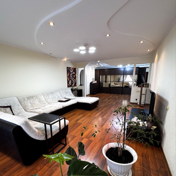 Продается 3-х комнатная квартира, 101 м²