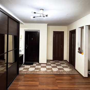 Продается 3-х комнатная квартира, 101 м²