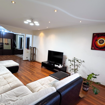 Продается 3-х комнатная квартира, 101 м²