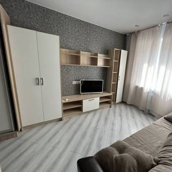 Сдается 1-комнатная квартира, 42 м²