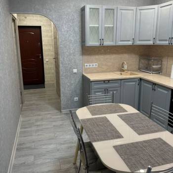 Сдается 1-комнатная квартира, 43 м²