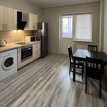 Сдается 1-комнатная квартира, 51 м²