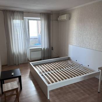 Продается 1-комнатная квартира, 46 м²