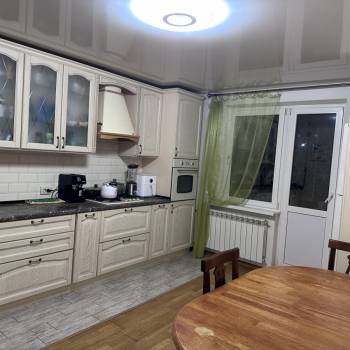 Продается Многокомнатная квартира, 94 м²