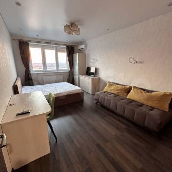 Сдается 1-комнатная квартира, 42 м²