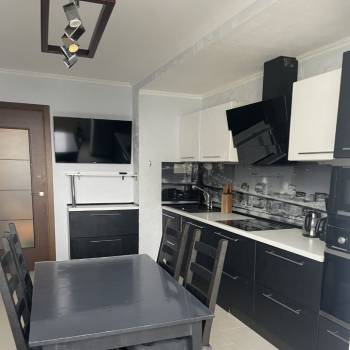 Сдается Многокомнатная квартира, 80 м²