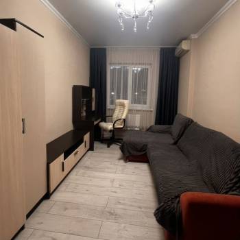 Сдается 1-комнатная квартира, 40 м²