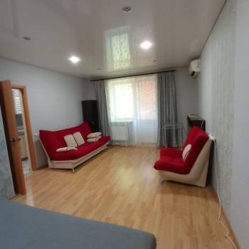 Сдается 1-комнатная квартира, 40 м²