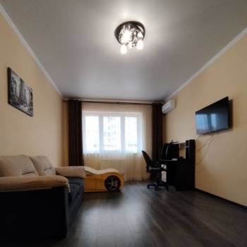 Сдается 2-х комнатная квартира, 80 м²