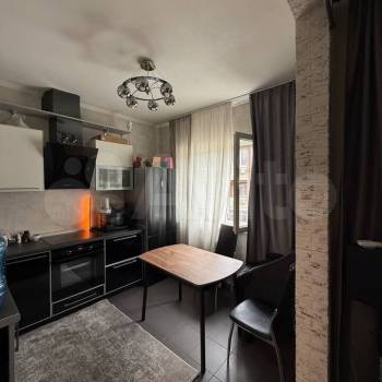 Продается 1-комнатная квартира, 38 м²