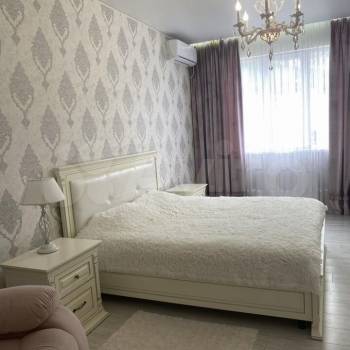 Продается 1-комнатная квартира, 55 м²