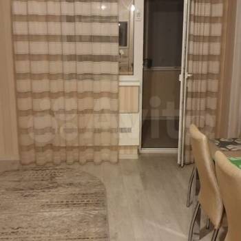 Продается 1-комнатная квартира, 56 м²