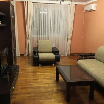 Сдается 2-х комнатная квартира, 91 м²
