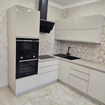 Продается 1-комнатная квартира, 42 м²