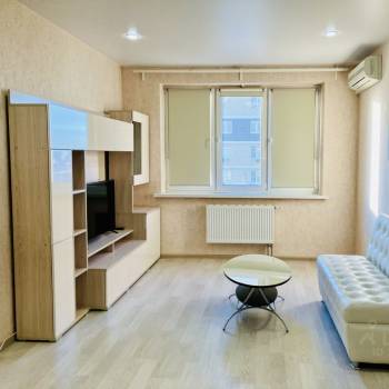 Сдается 1-комнатная квартира, 42 м²