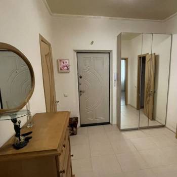 Сдается 1-комнатная квартира, 62 м²