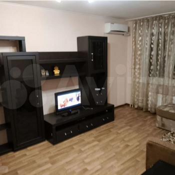 Сдается 1-комнатная квартира, 42 м²