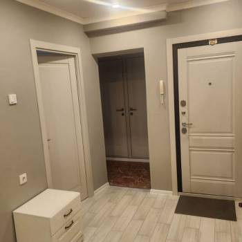 Продается Многокомнатная квартира, 81 м²