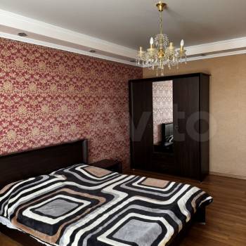 Сдается 1-комнатная квартира, 54 м²