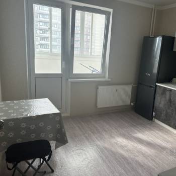 Продается 1-комнатная квартира, 40 м²