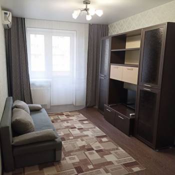 Сдается 1-комнатная квартира, 38 м²