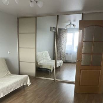 Сдается 1-комнатная квартира, 39 м²