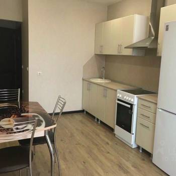 Сдается 1-комнатная квартира, 42 м²