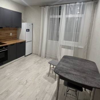Сдается 1-комнатная квартира, 39 м²