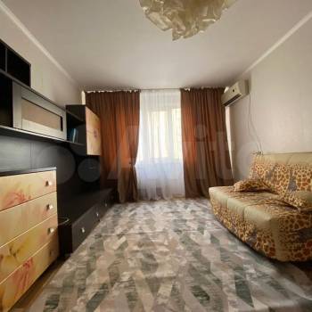 Сдается 1-комнатная квартира, 38 м²