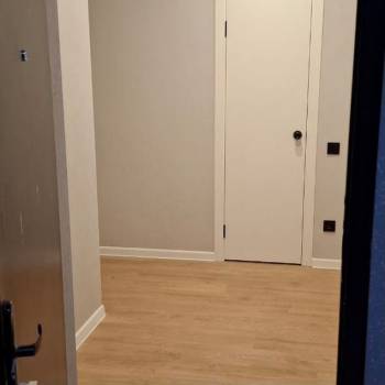 Продается 1-комнатная квартира, 42 м²