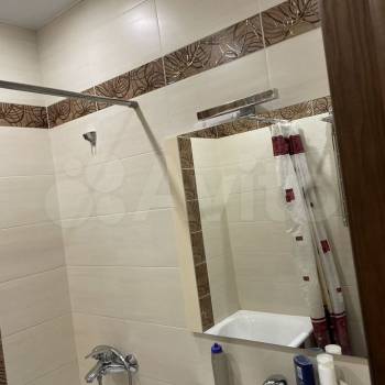 Сдается 2-х комнатная квартира, 77 м²