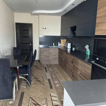 Сдается Многокомнатная квартира, 100 м²