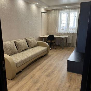 Сдается Многокомнатная квартира, 100 м²