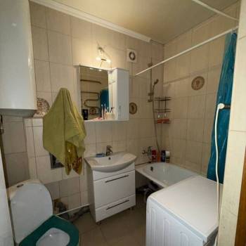 Продается 1-комнатная квартира, 28,4 м²